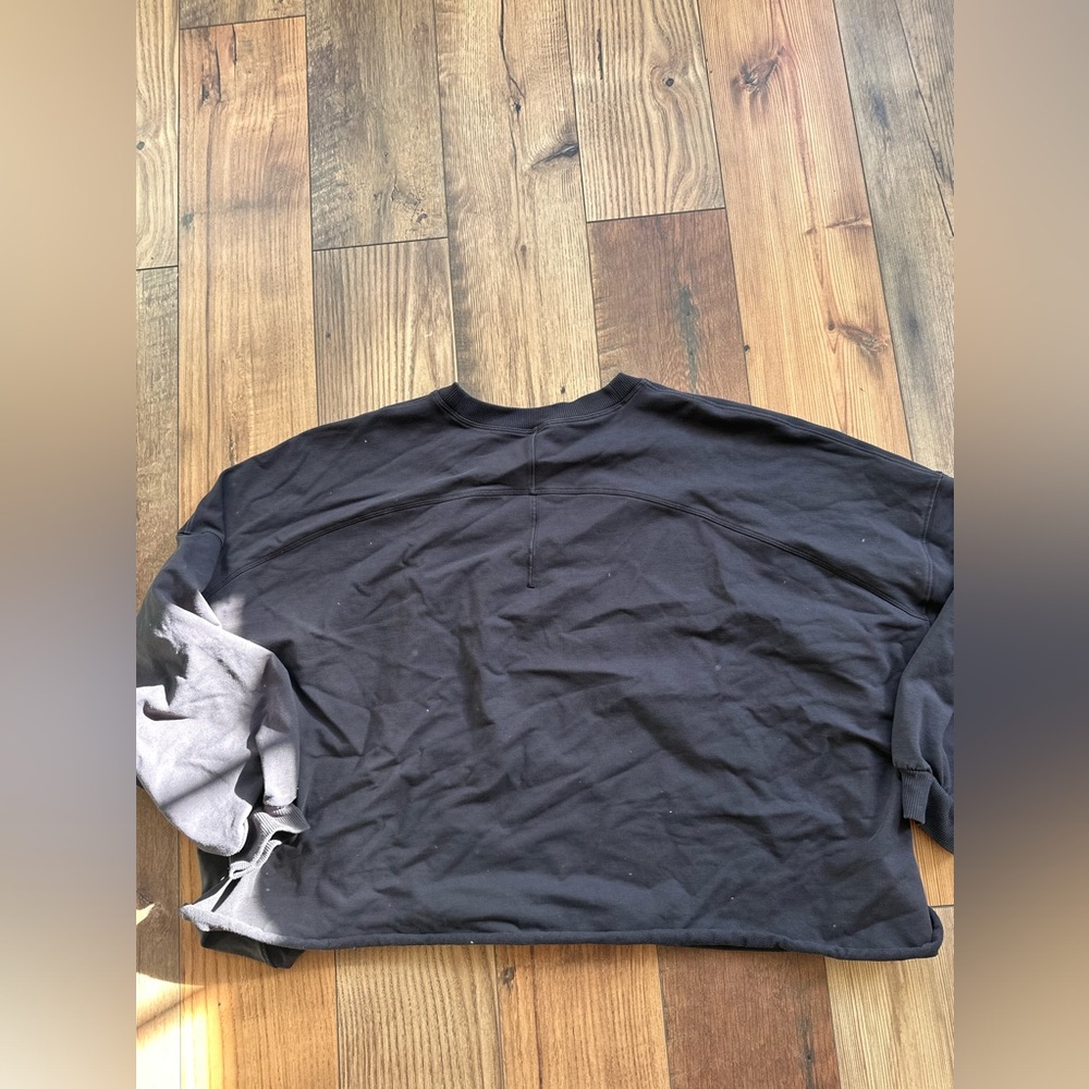 Lululemon cropped sweatshirt
